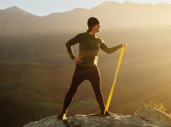 man using repbands